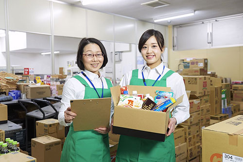 コミュニティフリッジきりしま事務局へ寄付する食品・日用品をお持ちください コミュニティフリッジきりしま事務局へ寄付する食品・日用品をお持ちください